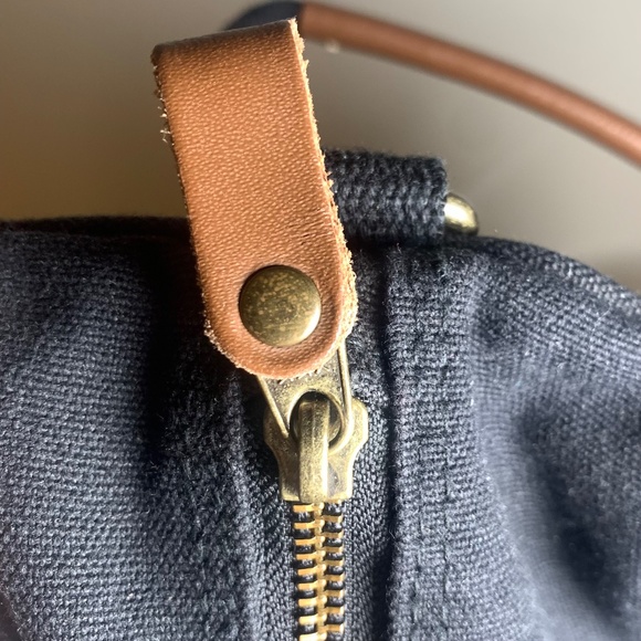 Black and Brown Handles Medium Zip Up Duffle Weekender Bag (GUC) - Picture 15 of 16